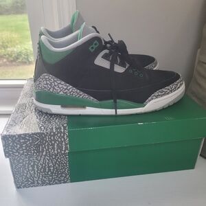 Stylish Black and Green Men's Sneakers